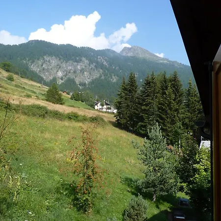Lo Scoiattolo Apartahotel 2*